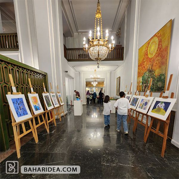 رونمایی از کتاب جایی که درخت زمان زمین را در آغوش می‌گیرد